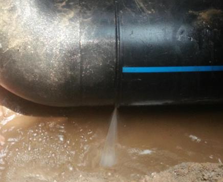 龙湖楼顶渗水维修公司为大家分享下龙湖卫生间漏水维修修补技术!